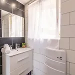 Appartement Le Bastidon, 2 Pers Avec Vue Mer, Idealement Situe Hyères