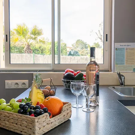 Appartement Le Bastidon, 2 Pers Avec Vue Mer, Idealement Situe *