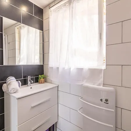 Apartamento Le Bastidon, 2 Pers Avec Vue Mer, Idéalement Situé Hyères